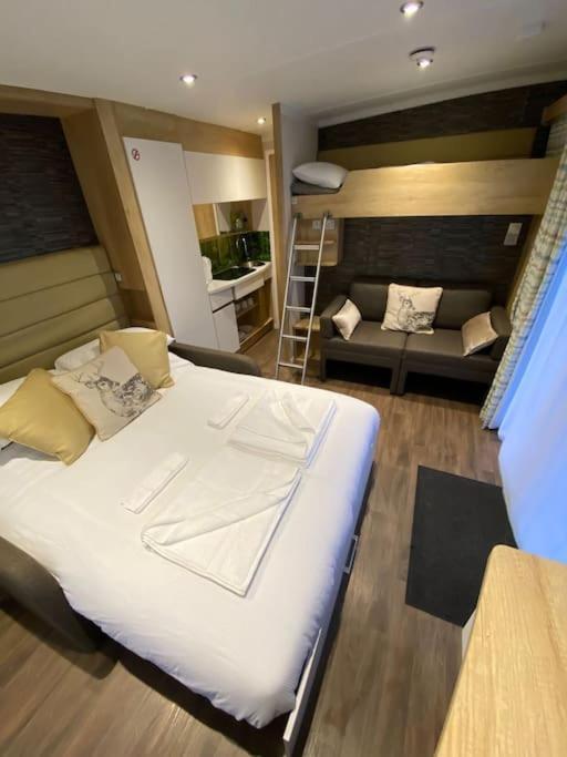 Neptunes Pod Fort William Exterior foto